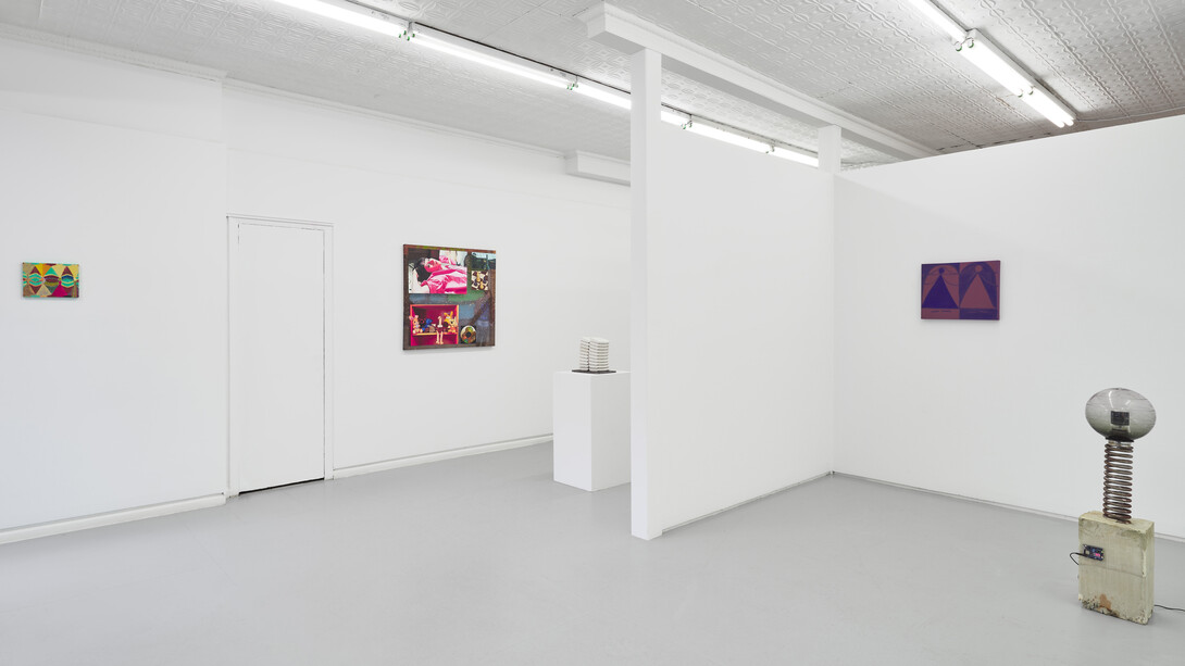 Various artists, Queens, exhibition view. Courtesy of Mrs.