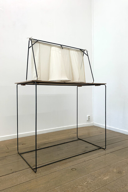 Dré Wapenaar, Shelters and textiles, exhibition view. Courtesy of NL=US Art 