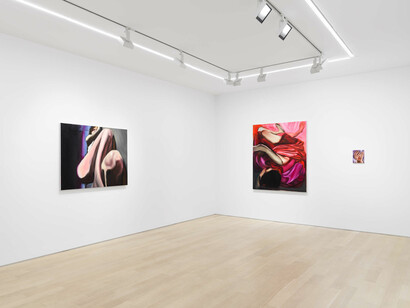 Amanda Wall, Sky got dark, exhibition view. Courtesy of Almine Rech Gallery