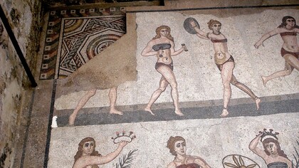 Cámara de las Diez Doncellas. s. IV d.C,  Sala delle Dieci Ragazze,  Villa Romana del Casale, Piazza Armerina, Sicilia, Italia