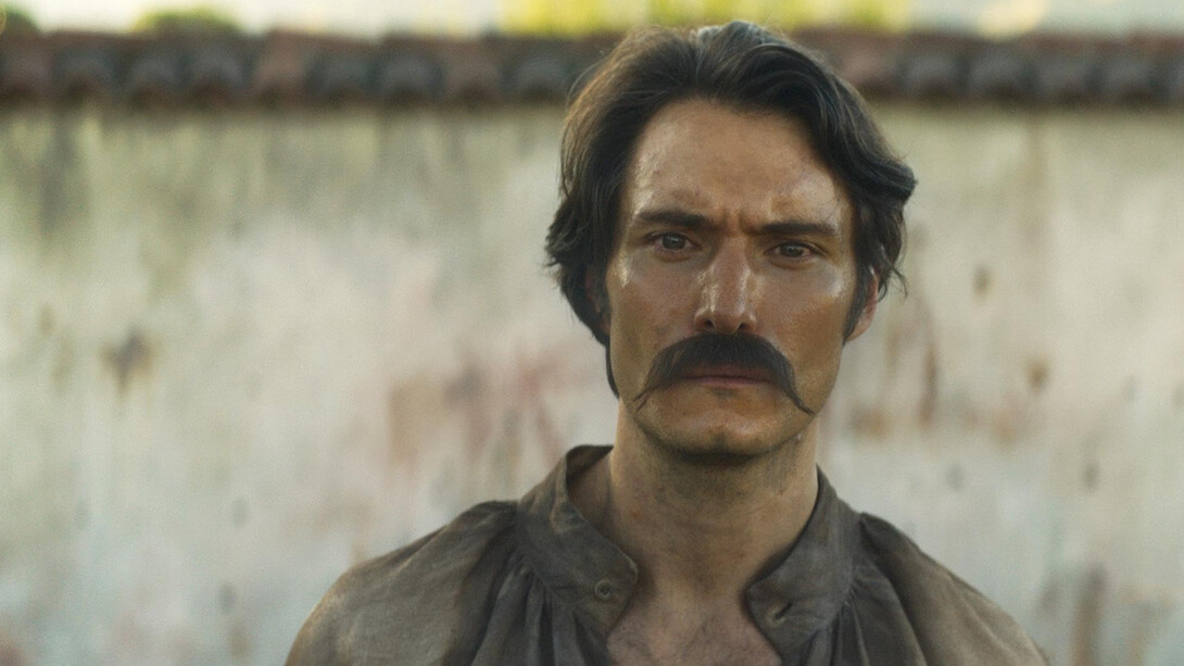 Claudio Cataño interpretando a Aureliano Buendía en Cien años de soledad (2024)