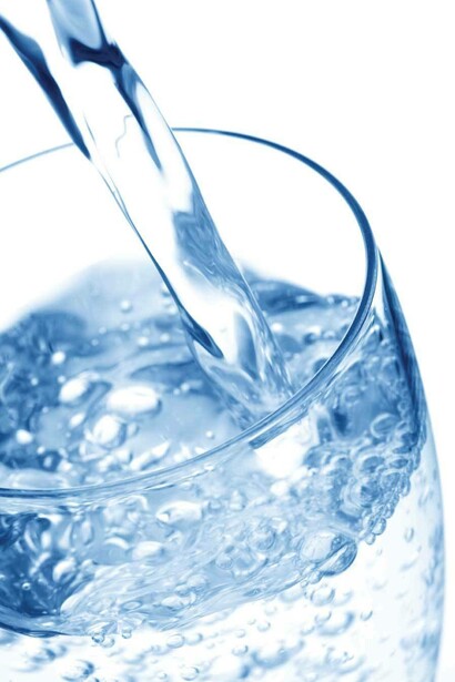 Vaso de agua mineral