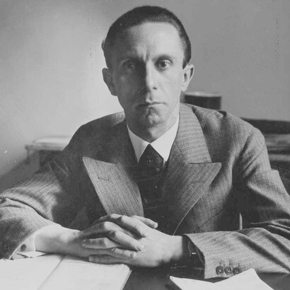 Joseph Goebbels, conocido por su talento como orador, su profundo antisemitismo y su respaldo a una discriminación racial cada vez más severa