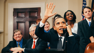 El 'soft power' coexistió con el 'hard power' tanto en la administración Clinton como en la administración Obama