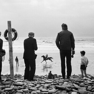 Martin Parr, Glenbeigh races, County Kerry, Ireland, 1983. Courtesy of the Photographers' Gallery