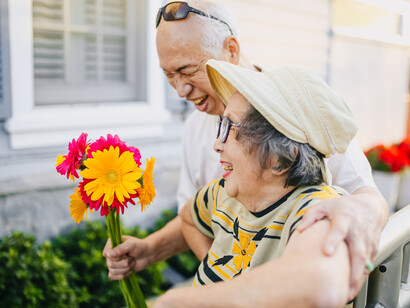 A convivência entre mais jovens e idosos pode ser otimizada, mais saudável e adequada para ambos os grupos