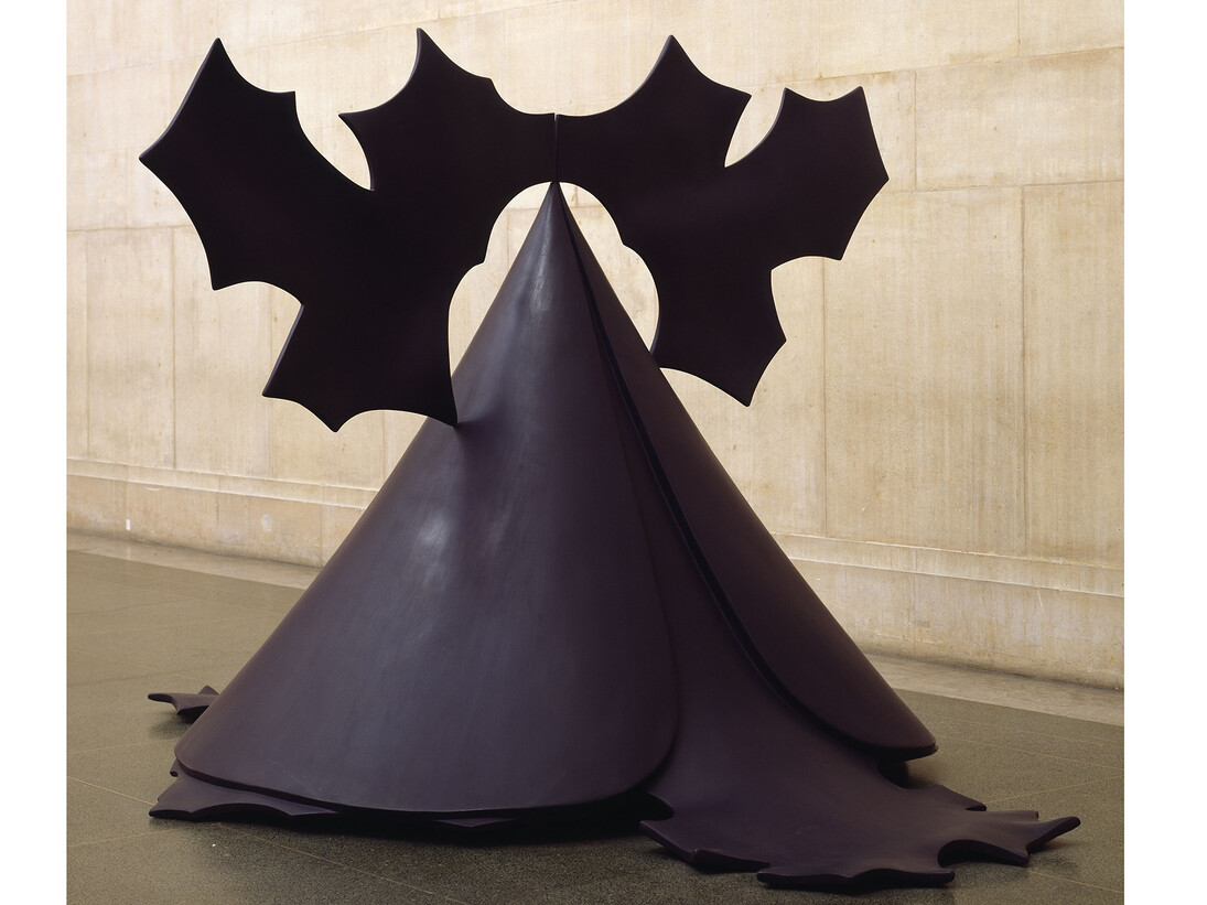 Phillip King, Genghis Khan 1963, Painted plastic, 2134 x 2743 x 3658 mm, Tate
 
