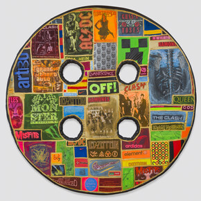 Leda Catunda, Botão I, 2014, Acrylic on fabric, ø 214 cm. Photo: Eduardo Ortega, Courtesy of Galeria Fortes Vilaça