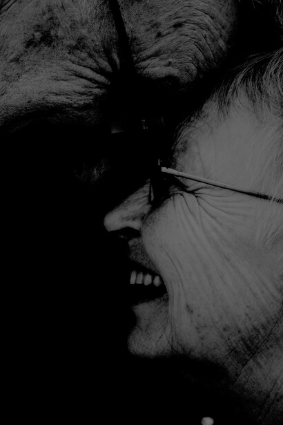 Aun si usted es mi sueño,/ no despierte