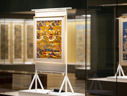 Creating a poetic realm with silk, exhibition view. Courtesy of Tsinghua University Art Museum