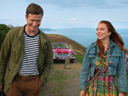 Lindsay Lohan y Ed Speleers en Sueño irlandés (2024), película de Netflix recientemente estrenada