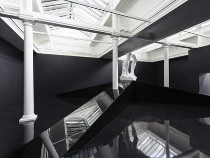 Adrián Villar Rojas, Exhibition view. Courtesy of Marian Goodman Gallery 