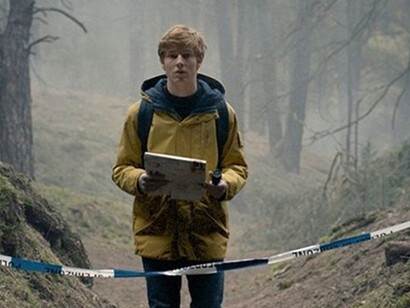 The show initially takes place in 2019 but expands to include stories set in 1986 and 1953