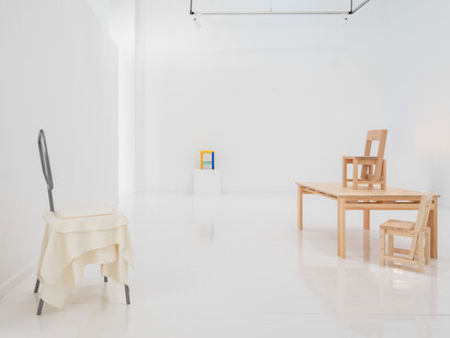 Various artists, Parallel route 01, exhibition view. Courtesy of Alzueta Gallery