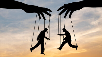 Representação da manipulação. Aqui surgem outras manipulações da propaganda