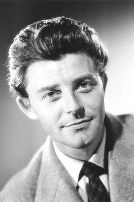 Gérard Philipe (French pronunciation: [ʒeʁaʁ filip]; born Gérard Albert Philip; 4 December 1922 – 25 November 1959) was a leading French actor, appearing in 32 films during his career between 1944 and 1959