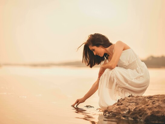 No meu primeiro artigo aqui na Meer, eu falei sobre os novos começos, o instante antes do primeiro passo. Escrever esse artigo me ajudou a entender que existem medos e ideias antigas que eu ainda carrego. E que é claro, preciso trabalhar e desapegar