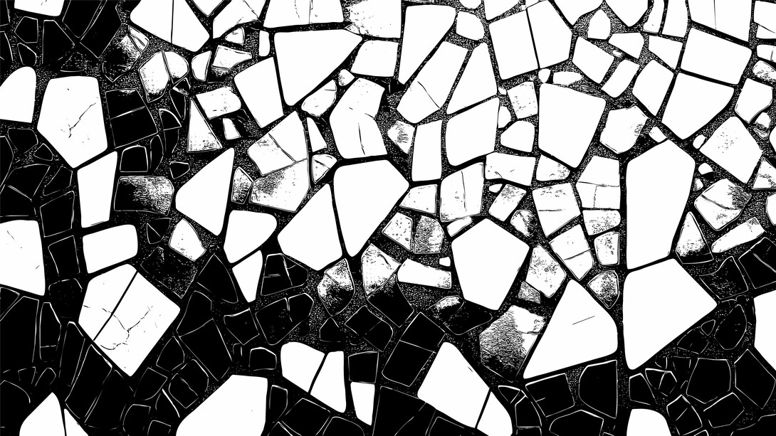 Ces éclats révèlent l’évidence nue de la porcelaine brisée : l’événement existe seul, sans quête d’auteur ni justification