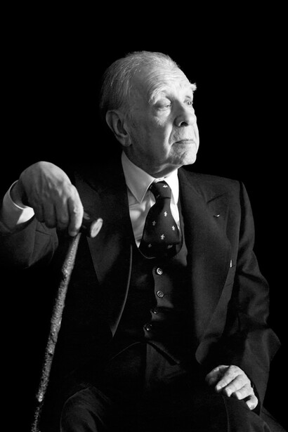 En el caso de Borges en particular, la creación se erige como un valor y recibe, concretamente, el nombre de «invención»
