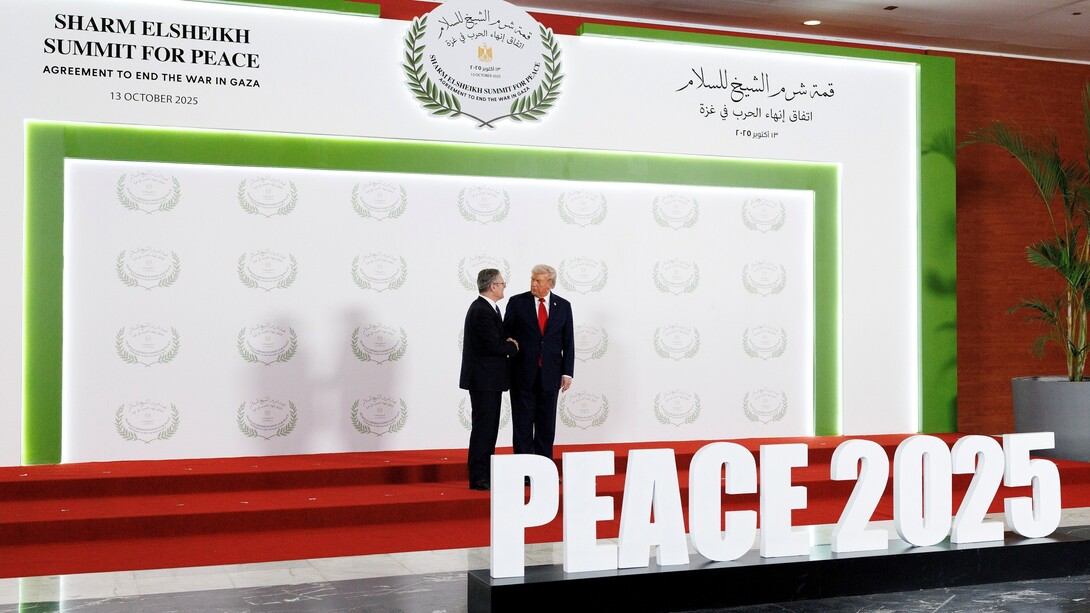 Keir Starmer e Donald Trump al Centro Congressi Internazionale di Sharm El-Sheikh, dove verrà firmato il piano di pace per Gaza. Sharm el-Sheikh, Egitto, 13 ottobre 2025