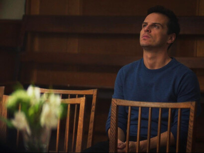 En la serie, presenciamos desde muy cerca el mundo intoxicante que rodea a su protagonista