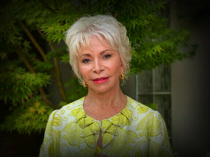 Isabel Allende Llona ist eine chilenische Schriftstellerin. Seit 2004 ist er Mitglied der American Academy of Arts and Letters und wurde 2010 mit dem chilenischen Nationalpreis für Literatur ausgezeichnet