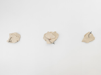 Carmen Arias, Umbrales y rellenos (Thresholds and fillings), exhibition view. Courtesy of Juan Silió Gallery