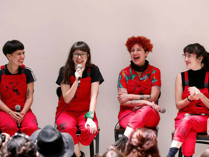 Per lo spettacolo "Uno stupratore sulla tua strada" si sono ispirati alla tesi dell'antropologa argentina Rita Segato, che ha analizzato nei suoi lavori i fattori che strutturano la violenza sessuale contro le donne
