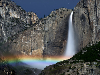 Arco iris en el agua. Yosemite