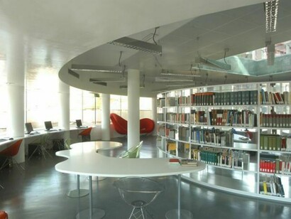 Perugia, mediateca, vista fotografica dell’interno (Tomas Clocchiatti)