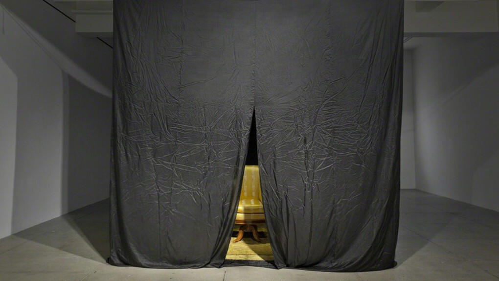 Marcel Broodthaers and James Lee Byars. Courtesy of Marian Goodman Gallery
