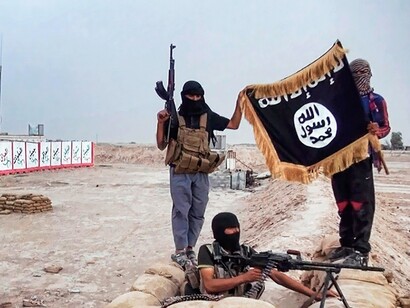 Miembros armados de Daesh