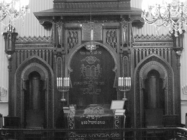Interior de la sinagoga ashkenazí de Estambul