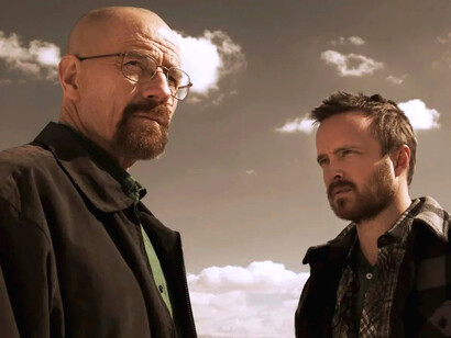Los actores Bryan Cranston y Aaron Paul interpretando sus personajes en «Breaking Bad»