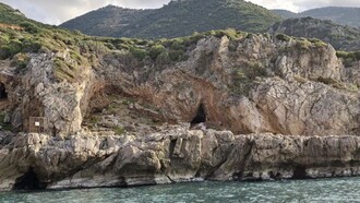 Accesso alla grotta Üçağızlı II, Turchia