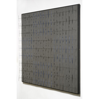Rafael Soto - Tes en cruz, 1972; struttura in legno e metallo, 112×112×12cm