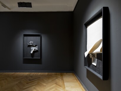 Lucia Tallová, Unstable monuments, exhibition view. Courtesy of Zilberman Gallery. Photo by Kayhan Kaygusuz