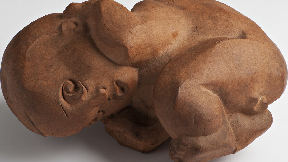 Gertrude Hermes, Baby II, 1932, Terracotta, 40 x 36 x 20 cm. Photo credit Alex Ramsay, Courtesy Fiona John, London © The Gertrude Hermes Estate