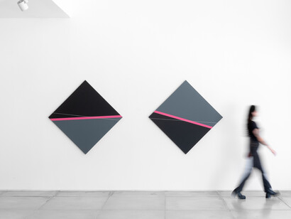 Macaparana, Forma/Ritmo, vista da exposição. Cortesia da Galeria Simões de Assis