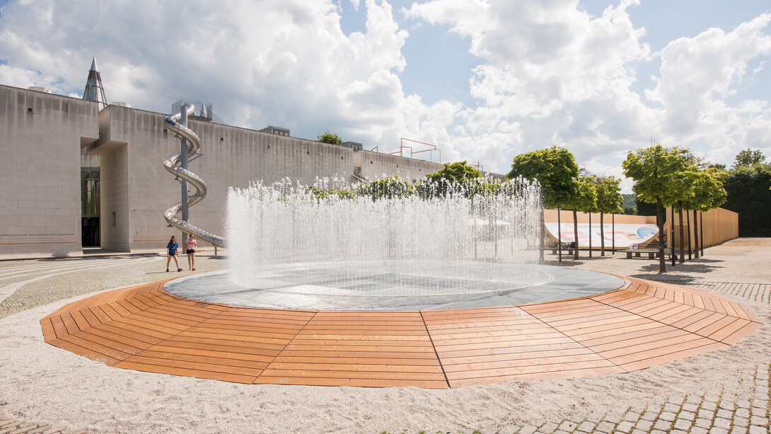 Jeppe Hein, Circular appearing rooms, 2018. Courtesy of Bundeskunsthalle