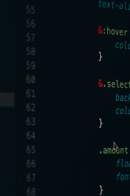 Tela de computador mostra ambiente em que uma linguagem de programação é inserida