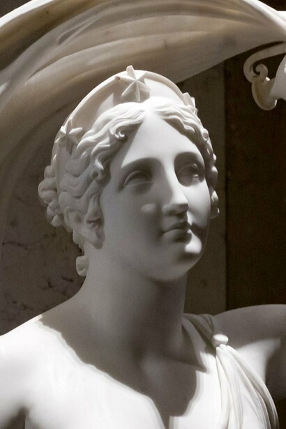 "Iris como la diosa del arcoíris", escultura en mármol, Gaetano Matteo Monti, 1841