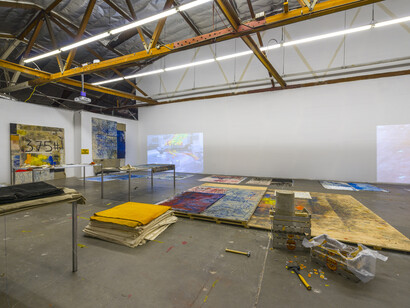 Vue de l’exposition / Exhibition view: Oscar Murillo: Distribution Center at The Mistake Room, Los Angeles, CA, 2014. Photo Credit: Joshua White/JW Pictures. Courtesy the artist and Marian Goodman Gallery, Paris
