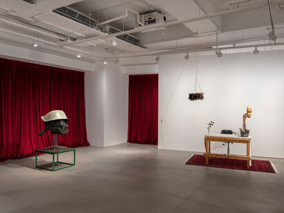 Nicole Eisenman, Fallen angels, exhibition view. Courtesy of Hauser & Wirth