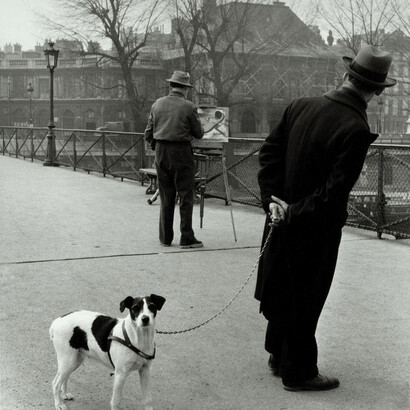 Robert Doisneau, Un chien du pont des Arts, 1953 © Atelier Robert Doisneau