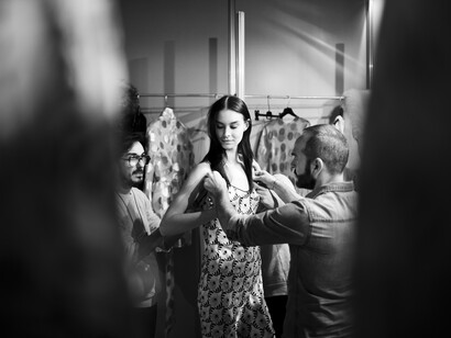 Últimos retoques en el backstage