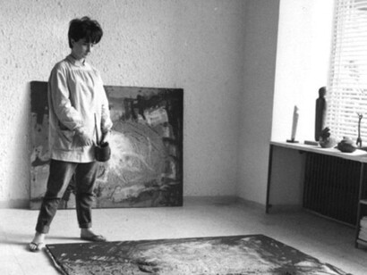 Juana Francés en su estudio