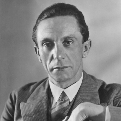Joseph Goebbels. En 1933, después de que los nazis se consolidaran en el poder, su Ministerio de Propaganda se apoderó rápidamente de la supervisión de los medios de comunicación, las artes y la información en el país