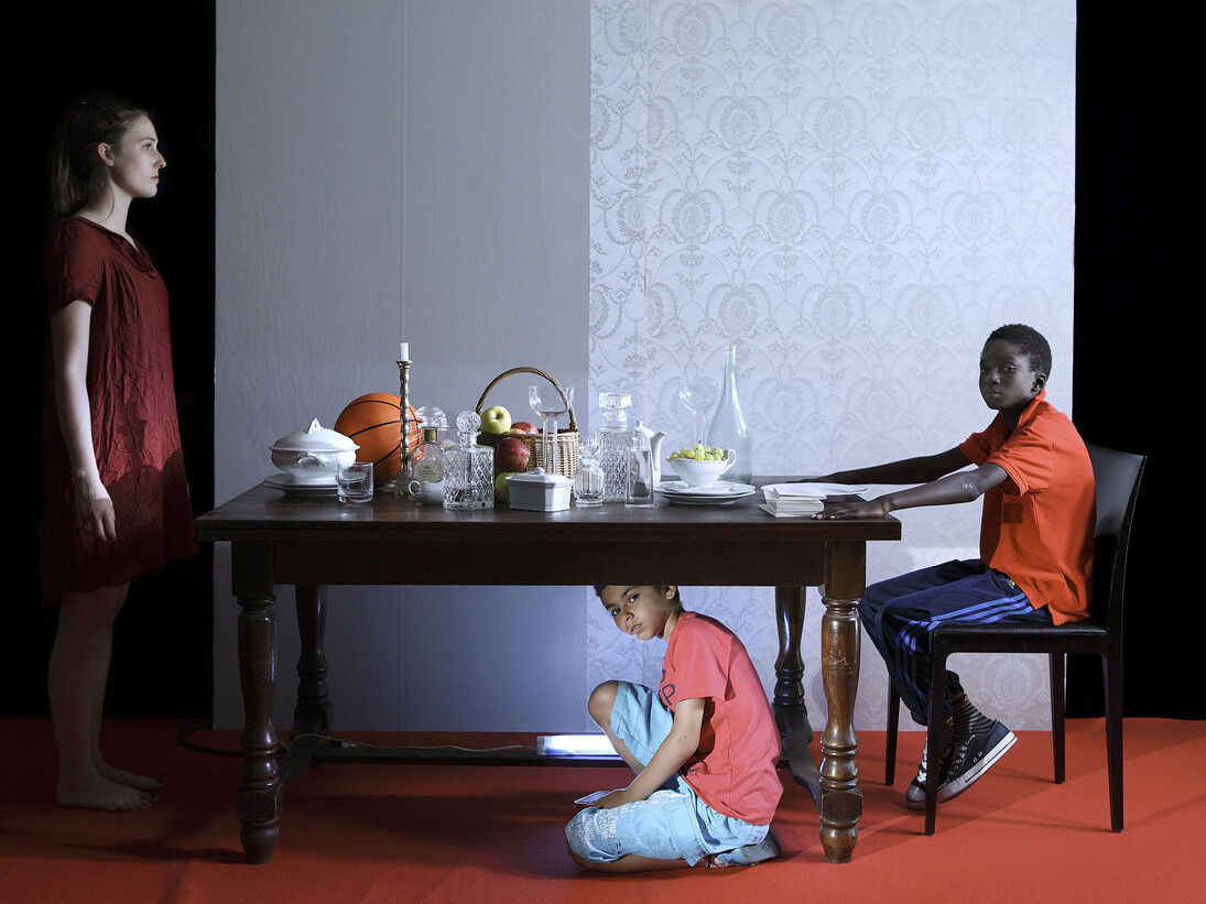Halida Boughriet, serie Pandore, Diners des anonymes, 2014. Courtesy of Officine dell' Immagine