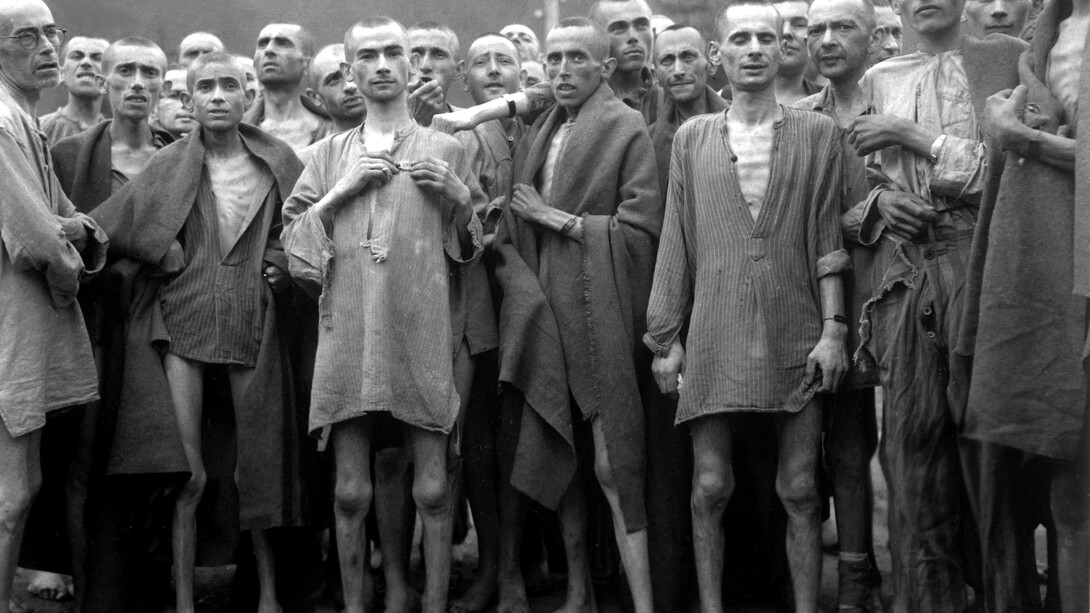 «Escribir poesía después de Auschwitz es un acto de barbarie» (Adorno)